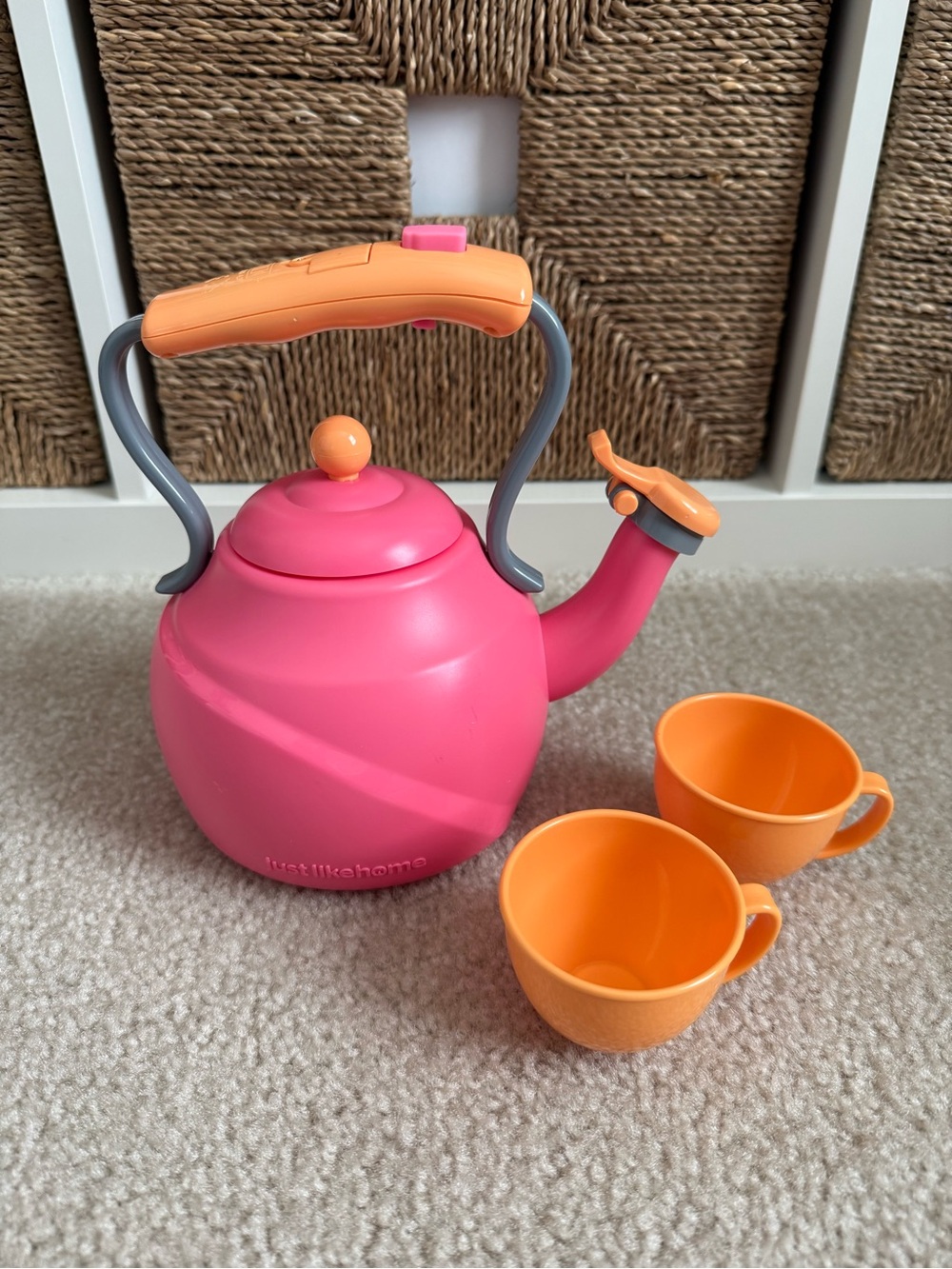 Just Like Home Toy Tea Pot & Cups